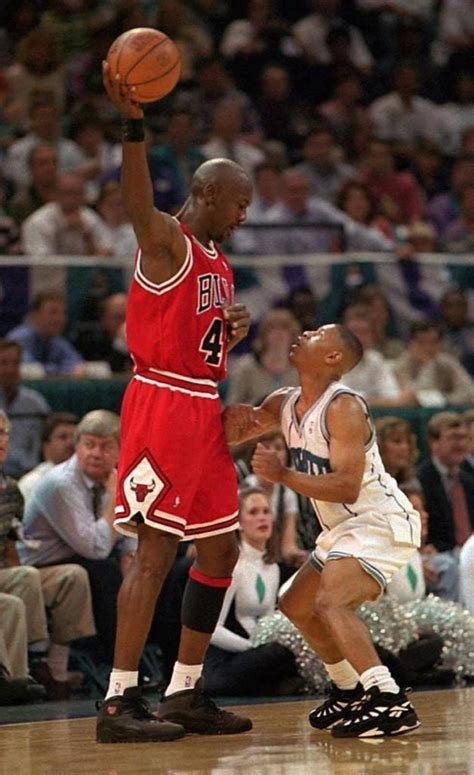 Mar 26, 2023 · Technicalities Of Muggsy Bogues’ Dunk. It’s a tall order to ask whether Muggsy Bogues could dunk; it’s like trying to fit a square peg into a round hole. On the one hand, he was an impressive athlete who could do some remarkable things with a basketball. But on the other hand, his 5-foot-3 frame put him at a significant disadvantage. 